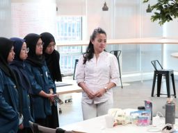 Company Visit, Mahasiswa Unair Belajar Jenjang Karir hingga Operasional Bisnis Pembiayaan
