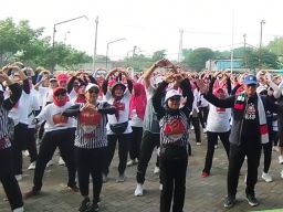 Di Mojokerto Relawan Siber Perkenalkan Ganjar-Mahfud dengan Senam Pagi