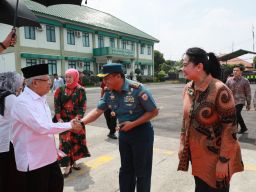 Danlanal Semarang Antar Keberangkatan Wakil Presiden RI