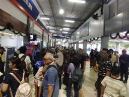 Tutup Akhir Tahun 2023, KAI Daop 8 Berangkatkan 20 Ribu Penumpang Jarak Jauh