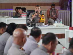 Tingkatkan Imtaq Polrestabes Surabaya Gelar Binrohtal