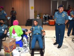 Kasih Natal, Dankodikmar Pimpin Donor Darah hingga Kunjungi Panti Jompo