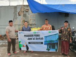 Peduli Sosial Pegadaian Kanwil XII Surabaya Berbagi Jum'at Berkah