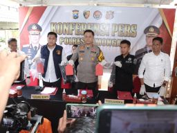 Terduga Residivis Pembobol Minimarket di Lamongan Digelandang Polisi 