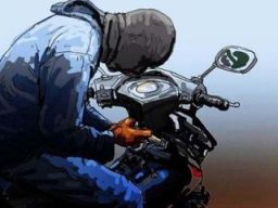 Konsumen Toko Batik di Jalan Ir. Soekarno Nyaris Kehilangan Motornya 