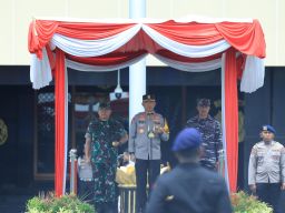 Kapolda Jatim Pimpin Apel Gelar Pasukan Gabungan Bulan Bhakti TNI Polri