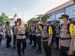 Polrestabes Surabaya Apel Pergeseran Pasukan Personel Pengamanan TPS Pemilu 2024