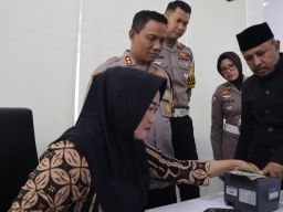 Pastikan Sesuai Prosedur, Kapolres Tuban Kunjungi Satuan Penyelenggara Administrasi SIM