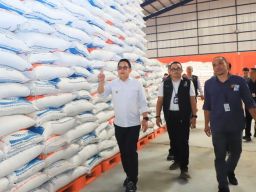 PJ Gubernur Jawa Timur Pastikan Stok Beras Aman hingga Enam Bulan 