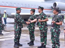 Kunker ke Jatim, Letjen TNI Nur Alamsyah Sambut Kedatangan Panglima TNI 