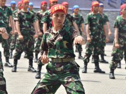 Letjen TNI Marinir Nur Alamsyah Lantik 595 Siswa Bintara TNI AL Angkatan 43