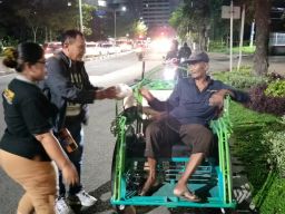 Harga Bahan Pokok Naik, Aliansi Wartawan Surabaya Berbagai dengan Masyarakat 