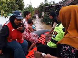 Empat Desa Arosbaya Terendam Banjir, Ribuan Korban di Evakuasi Polres Bangkalan