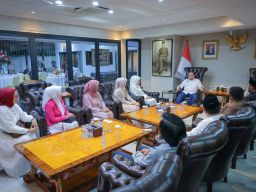 Komeng Hangatkan Suasana Saat Buka Bersama LaNyalla dan Senator Terpilih 