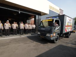 Banjir Jateng, Kapolda Jatim Berangkatkan 50.789 Paket Bantuan Kemanusiaan