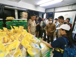 Stok dan Harga Bahan Pokok Penting di Jawa Timur Aman
