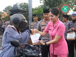 Ramadhan Berkah, AKBP Bramastyo: Takjil Cermin Sikap Peduli Sosial Polri 