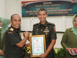 Serah Terima Empat Pejabat Utama di Lingkungan Korem Bhaskara Jaya