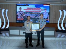 Tegakkan Hukum Keimigrasian, Polres Madiun Kota Raih Penghargaan dari Kemenkumham Jatim 