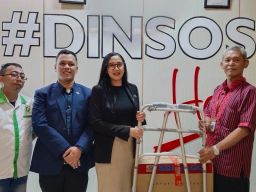 Vasa Hotel Donasikan Walker Melalui Program Vasa Touch