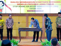 Stop Buang Air Besar Sembarangan, Pj Gubernur Jatim Ajak Delapan Pemkab/Kota Teken Komitmen 