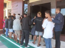 Delapan Pemuda Diamankan di Alun-alun Kraksaan 