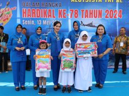 Ketua Gabungan Jalasenastri Saksikan Pemecahan Rekor Muri Lomba Mewarnai 