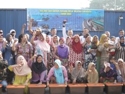 Fun Bike Dankodiklatal Bagikan Bansos ke Masyarakat 