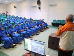 Ketua Gabungan Jalasenastri  Kunjungi Pabrik Teh Gunung Slamat 