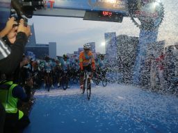 Tour de Panderman 2024 Diikuti 1.800 Peserta, Polda Jatim Raih Penghargaan MURI 