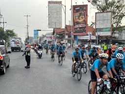 Antusias Warga Suport Peserta Tour de Panderman 2024 