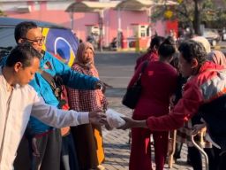 NasDem Surabaya Bagikan Daging Kurban, Sasar Kaum Dhuafa' 