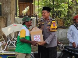 Jukir dan Abang Becak Terima Bansos
