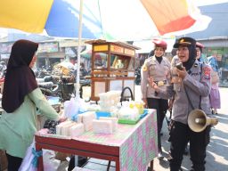 Antisipasi 3C, Polwan Blusukan ke Pasar Tanjung Kota Mojokerto