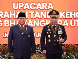 Menhan Prabowo Terima Penghargaan Tanda Kehormatan Bintang Bhayangkara Utama Polri