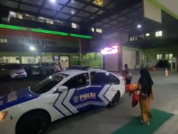 Gerak Cepat Polisi Bawa Perempuan Alami Pendarahan ke Rumah Sakit