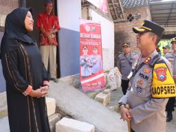 Bedah Rumah Presisi Polres Bojonegoro di Desa Ngablak