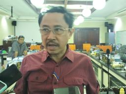 Politisi Senior PDIP Surabaya, Dukung Program Satu Rumah Satu Sarjana 