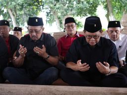 Hari Lahir Bung Karno, Cak Ji Dampingi Menseskab Ziarah Makam Sang Proklamator 