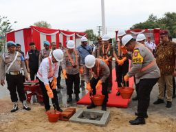 Peletakan Batu Pertama Mako Polres Pamekasan 