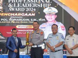 Dirlantas Polda Jatim Terima Penghargaan Level Asia “Best Innovator”