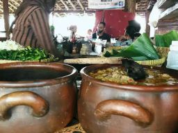 Nafsu Makan Anda Menurun? Datang Saja ke Warung Makan Tengah Hutan Penggarit 