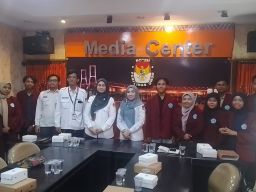 BEM Unipra Audensi dengan KPU Jatim Terkait Pelaksanaan Pilkada Serentak 2024