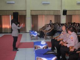 Pembekalan Psikologi Massa bagi Anggota Polri 