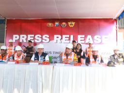 Polres Pelabuhan Tanjung Perak Bongkar Kasus Penggelapan dan Penadahan Jaringan Internasional 