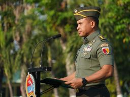 Kasi Ops Kasrem Bhaskara Jaya Pimpin Upacara Bendera di Makorem