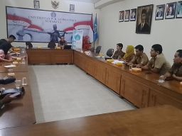 Kunjungi Kampus Unipra, DLH Surabaya Beberkan Retribusi Pelayanan Kesehatan 