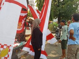 Puluhan Pedagang Bendera di Pemalang Bermunculan Jelang Hari Kemerdekaan