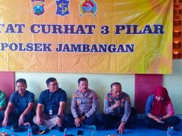 Ju'mat Curhat Polrestabes Surabaya di Kelurahan Kebonsari