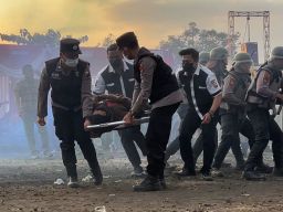 Sispamkota Pengunjuk Rasa Berhasil Dipukul Mundur